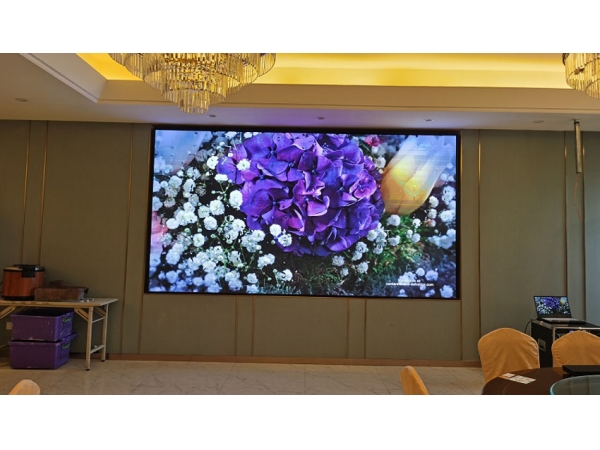 簡述室內(nèi)LED顯示屏和戶外LED顯示屏的差異